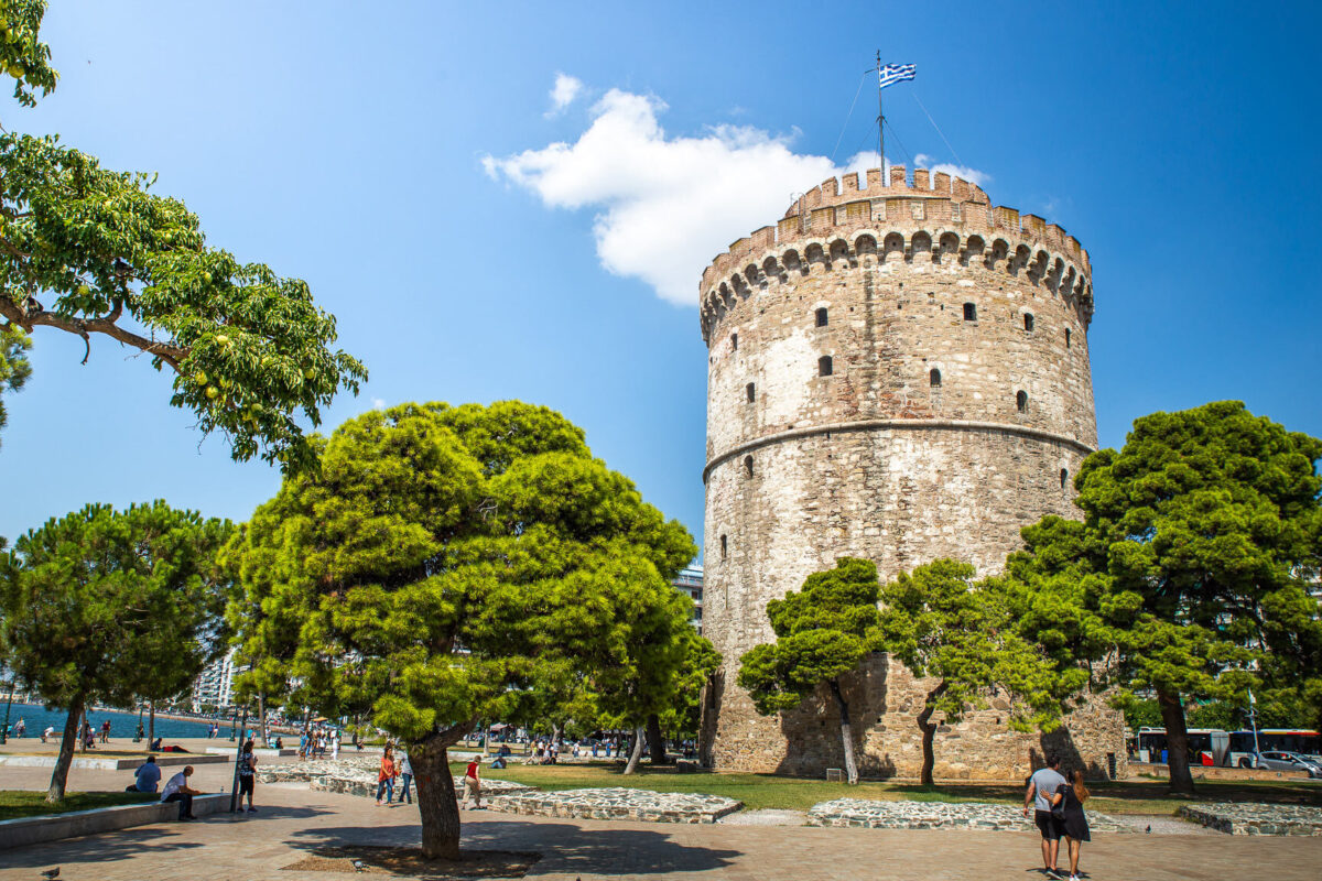 Plages incontournables de Thessalonique : votre guide ultime pour un été grec