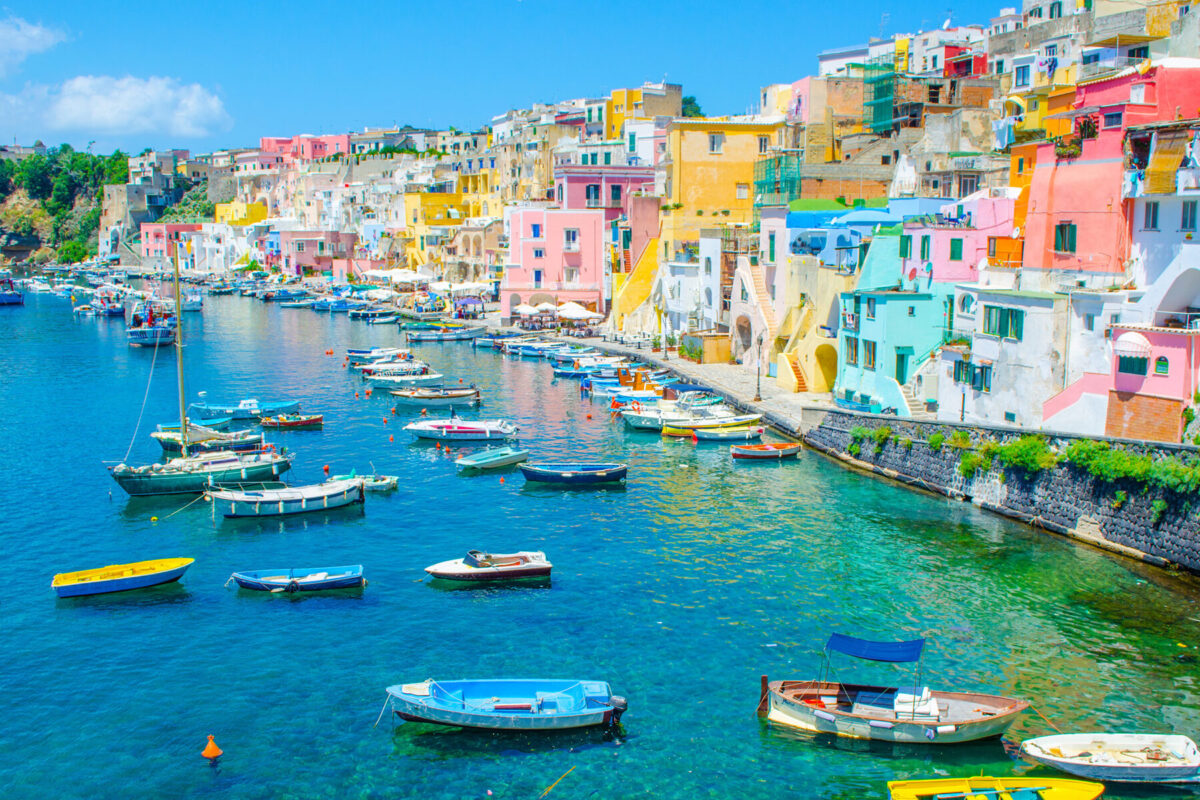 Découvrez la perle du golfe de Naples: comment se rendre à Ischia ?